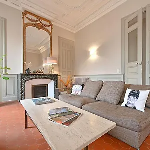 Apartment Le Vieux Sextier - Ac Clim - Lumineux - Wifi - Hypercentre, Avignon
