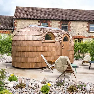  Apartment Large Country Cottage, Sleeps 8 - Facilities, Garden Bar, Catering Services, Free Parking, Nature Reserve, Hen Parties United Kingdom